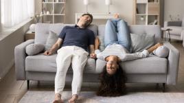 Závislí na státu, pyšní na svou nezávislost: Rozpor, který působí komicky