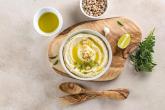 Hummus si snadno připravíš i doma. A je báječný!