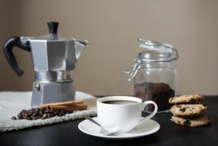 V moka konvičce si připravíš kávu chuťově velmi podobnou espressu.