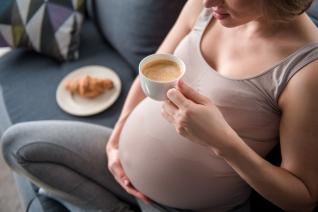 Káva v těhotenství nemusí být tabu.