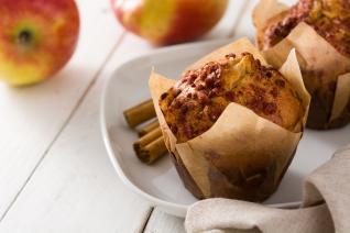 Jablečné muffiny jsou úžasně vláčné.