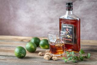 Captain Morgan patří k nejoblíbenějším rumům.