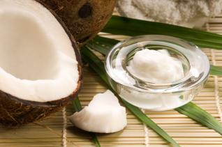 Kokosový olej není tak zdravý, jak prodejci zdravých potravin hlásají.
