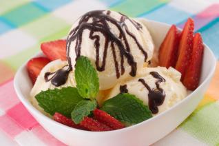 Domácí zmrzlina může být zdravým osvěžením.