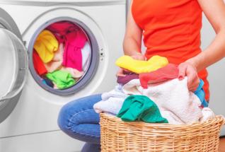 Jaké děláme chyby při praní prádla? Je jich víc než dost.
