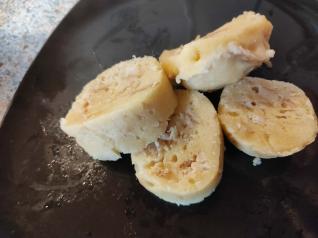 Domácí knedlíky z hrnku jsou famózní. Zkus je!