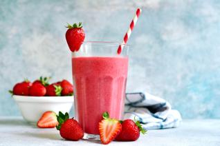 Připrav si smoothie. Osvěží tě a dobije tě vitamíny a minerály!