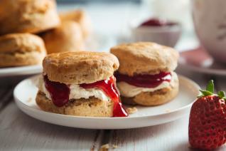 Scones poprvé lidi ochutnali ve Skotsku v 16. století. 