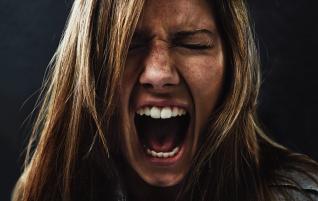 Terapie křikem sice není úplně uznávaná, nejspíš s ní ale nic nezkazíš.