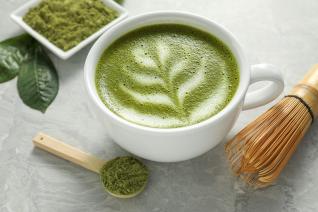 Matcha Latte je jemný nápoj, který zároveň pěkně nakopne.