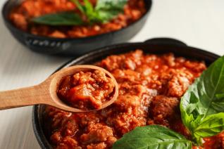 Boloňská omáčka je oblíbená napříč planetou, ale Italové ji mezi své tradiční pokrmy vůbec neřadí.
