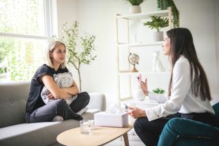 Psychoterapeutů je spousta. Vyber si takového, který ti opravdu sedne. Psychoterapeutů je spousta. Vyber si takového, který ti opravdu sedne.