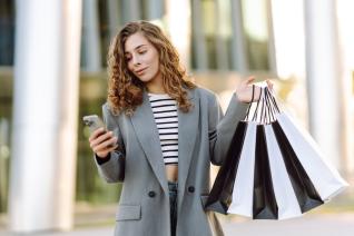 Kupovat zlevněné oblečení se vůbec nemusí vyplatit.