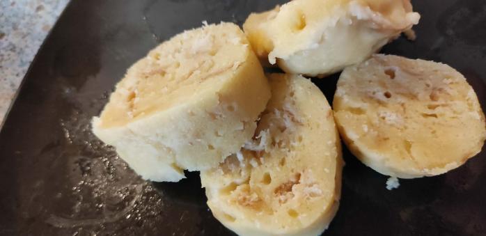 Domácí knedlíky z hrnku jsou famózní. Zkus je!