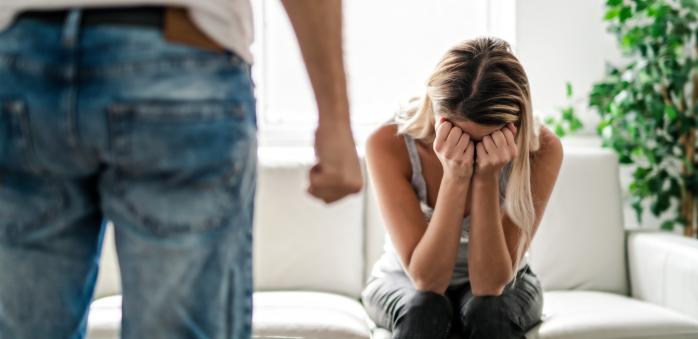 Domácí násilí není jen fyzické.