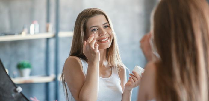 Péče o pleť je na jaře obzvlášť potřeba. Jen musí být jiná než v zimě.