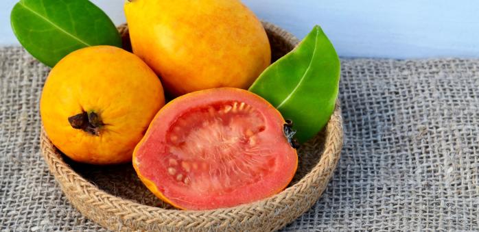 Představujeme ti další tropické ovoce, které stojí za to ochutnat!