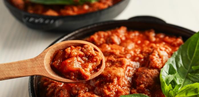 Boloňská omáčka je oblíbená napříč planetou, ale Italové ji mezi své tradiční pokrmy vůbec neřadí.