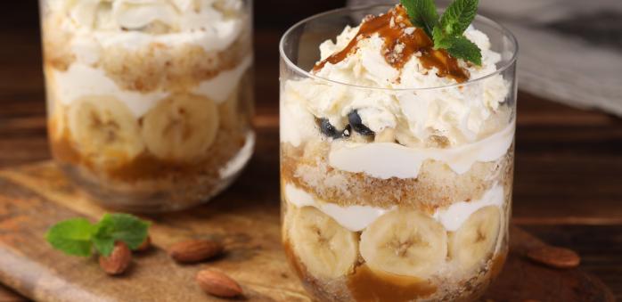 Banánové dezerty můžou být jednoduché a rychlé.