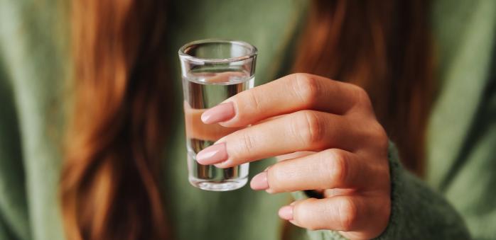 Vztah s alkoholikem nebo alkoholičkou je opravdu těžký.