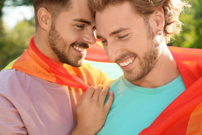 Homosexuální páry dneska mají možnost registrovaného partnerství.