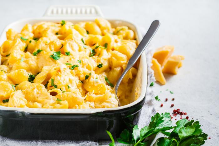 Mac and cheese jsou kolínka s různými druhy sýrů.