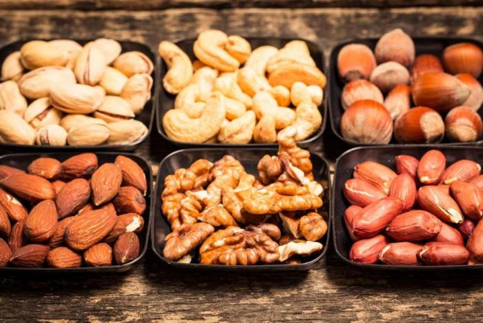 Ořechy jsou zdravé, protože obsahují pro tělo vhodné tuky.