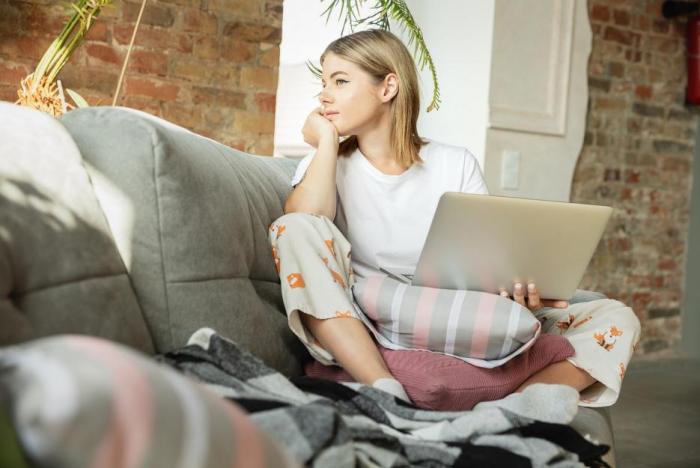 Ať už budeš pracovat v kanceláři, nebo doma, výsledky budou stát za to! Ať už budeš pracovat v kanceláři, nebo doma, výsledky budou stát za to!
