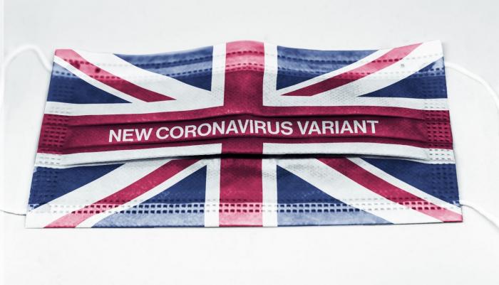 Britská mutace koronaviru je nakažlivější a rychleji se šíří.