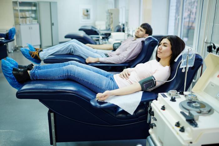 Darování krevní plazmy je poměrně složitý proces, ale je ho třeba.