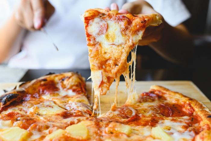 Pizza byla původně pokrmem pro chudinu. Pizza byla původně pokrmem pro chudinu.