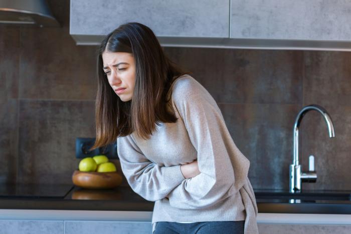 Křeče v břiše, průjem? I to může způsobovat koronavirus. Křeče v břiše, průjem? I to může způsobovat koronavirus.