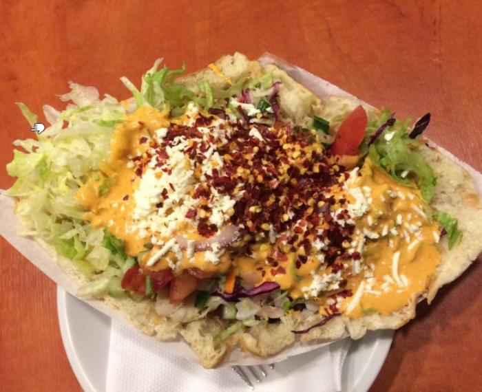 Tenhle je kebab je úplně TOP! Tenhle je kebab je úplně TOP!