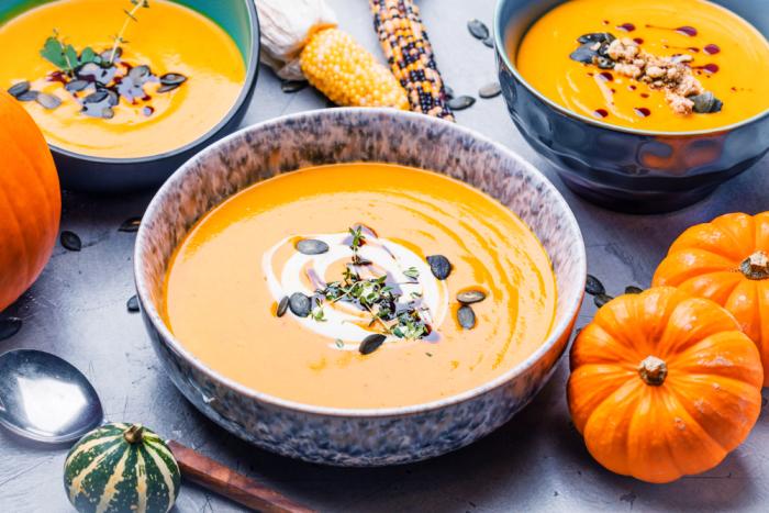 Polévka z dýně je skvělá a můžeš ji mít klidně jemnou i pěkně ostrou. Polévka z dýně je skvělá a můžeš ji mít klidně jemnou i pěkně ostrou.