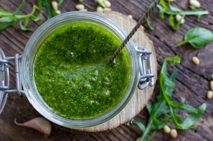 Pesto je skvělé třeba na ochucení těstovin.
