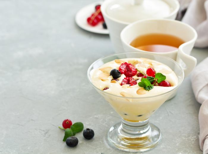 Zabaione má nejasný původ, ale co je jasné, to je jeho delikátní chuť a textura! Zabaione má nejasný původ, ale co je jasné, to je jeho delikátní chuť a textura!