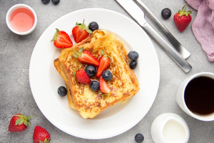 Na francouzský toast si můžeš zajít do kavárny nebo si ho klidně připrav sama doma.