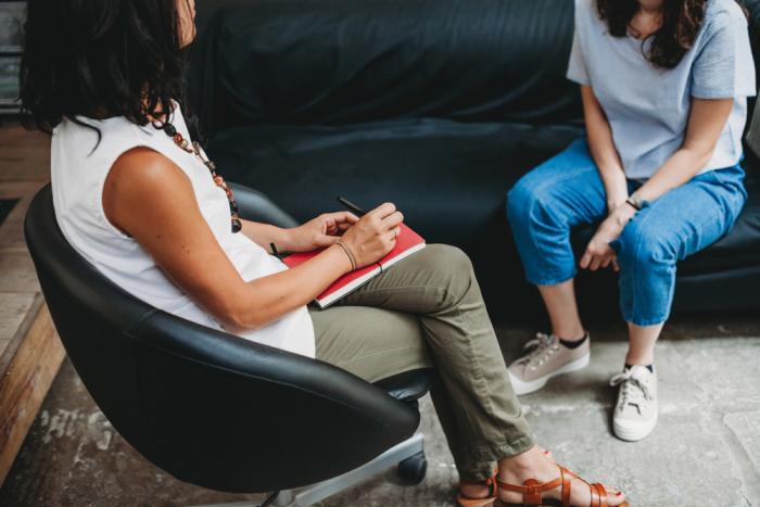 Vybrat si psychoterapeuta, to se ti nemusí povést hned na první dobrou. Neboj se ho změnit.