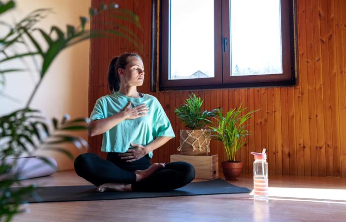 Meditace, vědomé dýchání nebo mindfulness můžou značně prospět.
