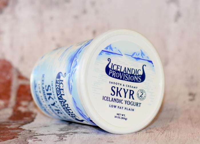 Islandský skyr přirozeně obsahuje minimum tuku. Islandský skyr přirozeně obsahuje minimum tuku.