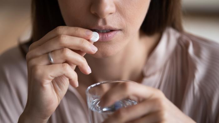 Psychiatr je lékař a pracuje s léky. Někteří ale mají i psychoterapeutický výcvik a víc s tebou proberou aktuální situaci.