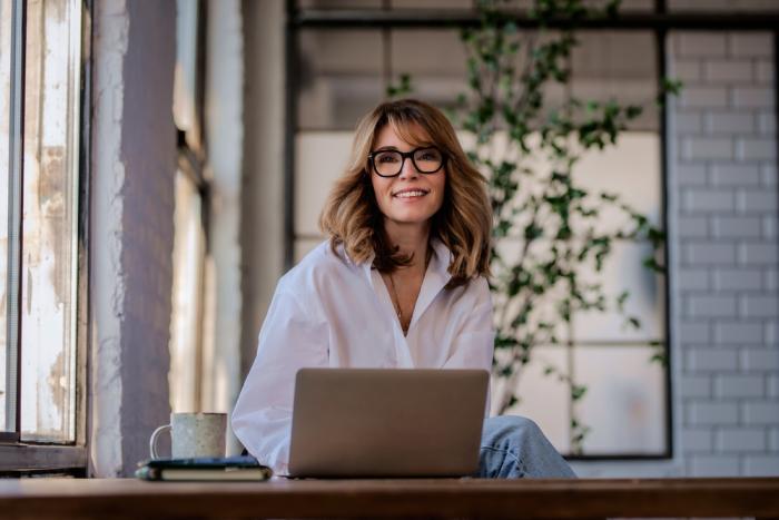 Trendy 2026 velí i motýlí střih! Ten dokáže být pěkně rafinovaný.