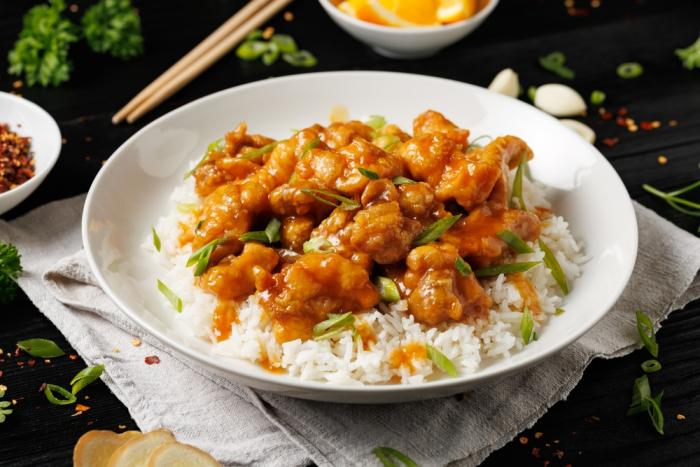 Sacharidy, bílkoviny a tuky – přesně z toho všeho by se měl skládat tvůj oběd. Sacharidy, bílkoviny a tuky – přesně z toho všeho by se měl skládat tvůj oběd.