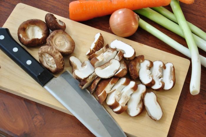 Shiitake je houba využitelná i v kuchyni.