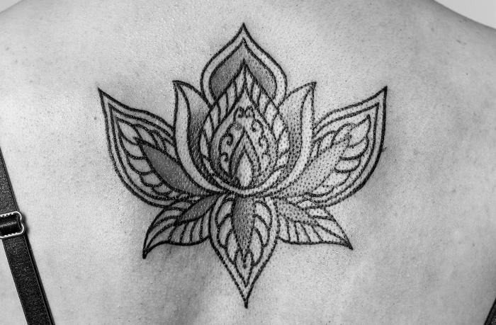 Lotosový květ symbolizuje čistotu a znovuzrození.