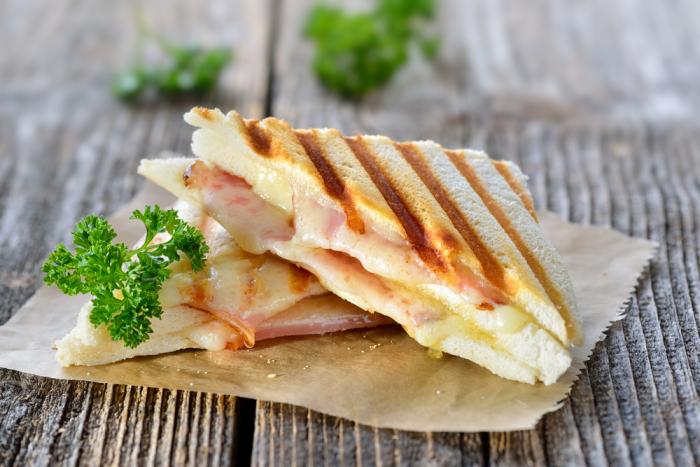 Toasty jsou vděčné a chutnají teplé i studené.