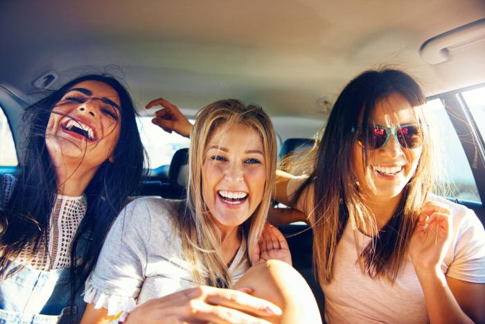 Extroverti i introverti mají kladné i záporné stránky.