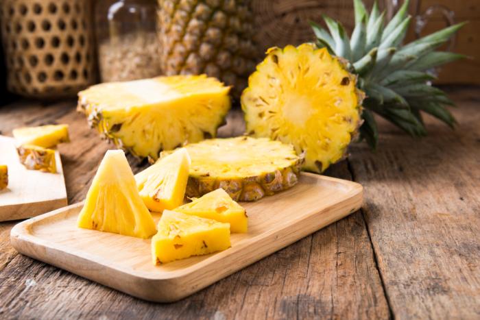Ananas obsahuje bromelin, který ti pomůže zbavovat se tuků.