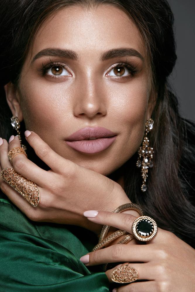 Šperky se letos dostanou do popředí nevídaným způsobem. Šperky se letos dostanou do popředí nevídaným způsobem.