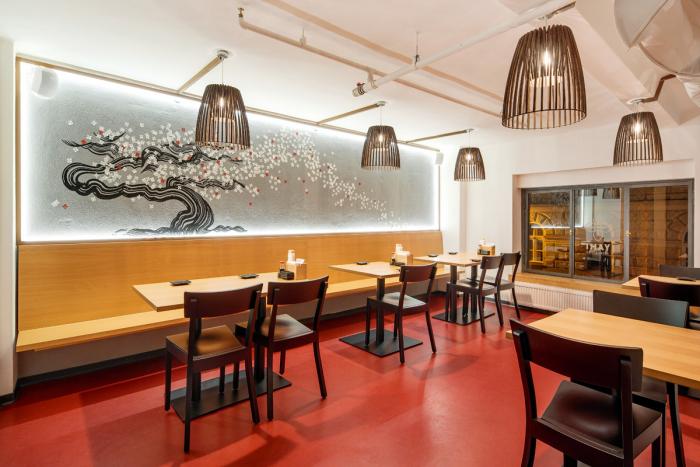 Tady si můžeš svoje sushi i sama sestavit. Tady si můžeš svoje sushi i sama sestavit.